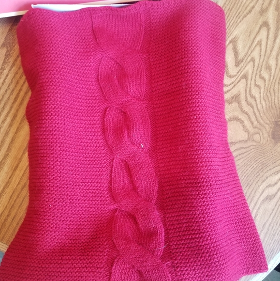 NWT Talbot's Red Sweater Scarf Wrap - Picture 2 of 3